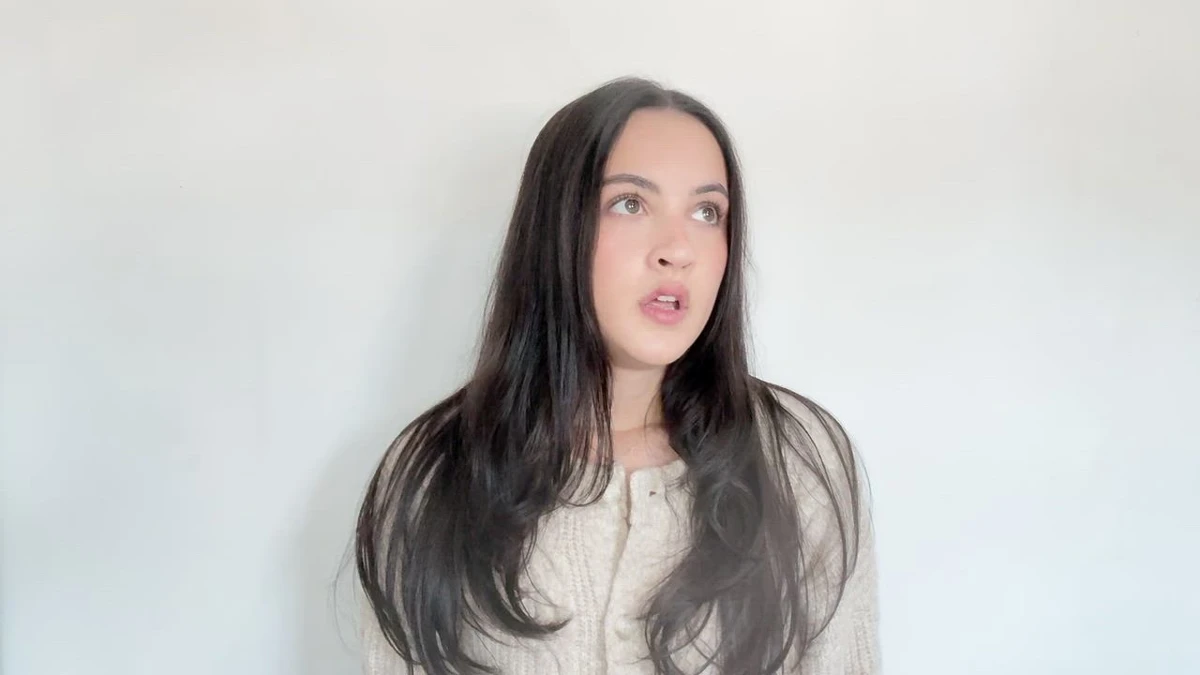 Priya Robinson performing a monologue